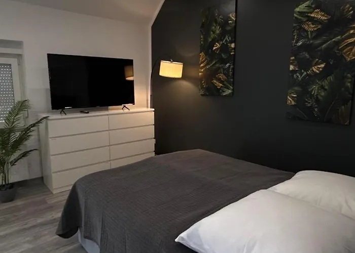 아파트 Geraeumige Einzimmerwohnung In
